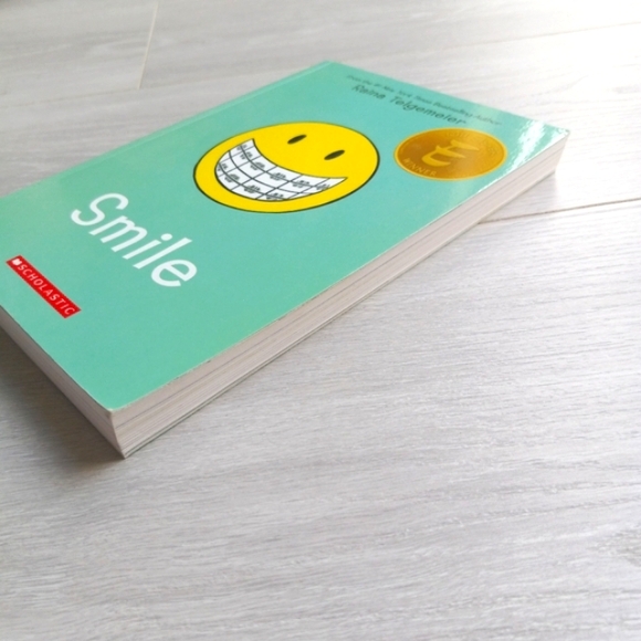 "Smile" by Raina Telgemeier, A Graphic Novel for Tweens - Picture 5 of 12